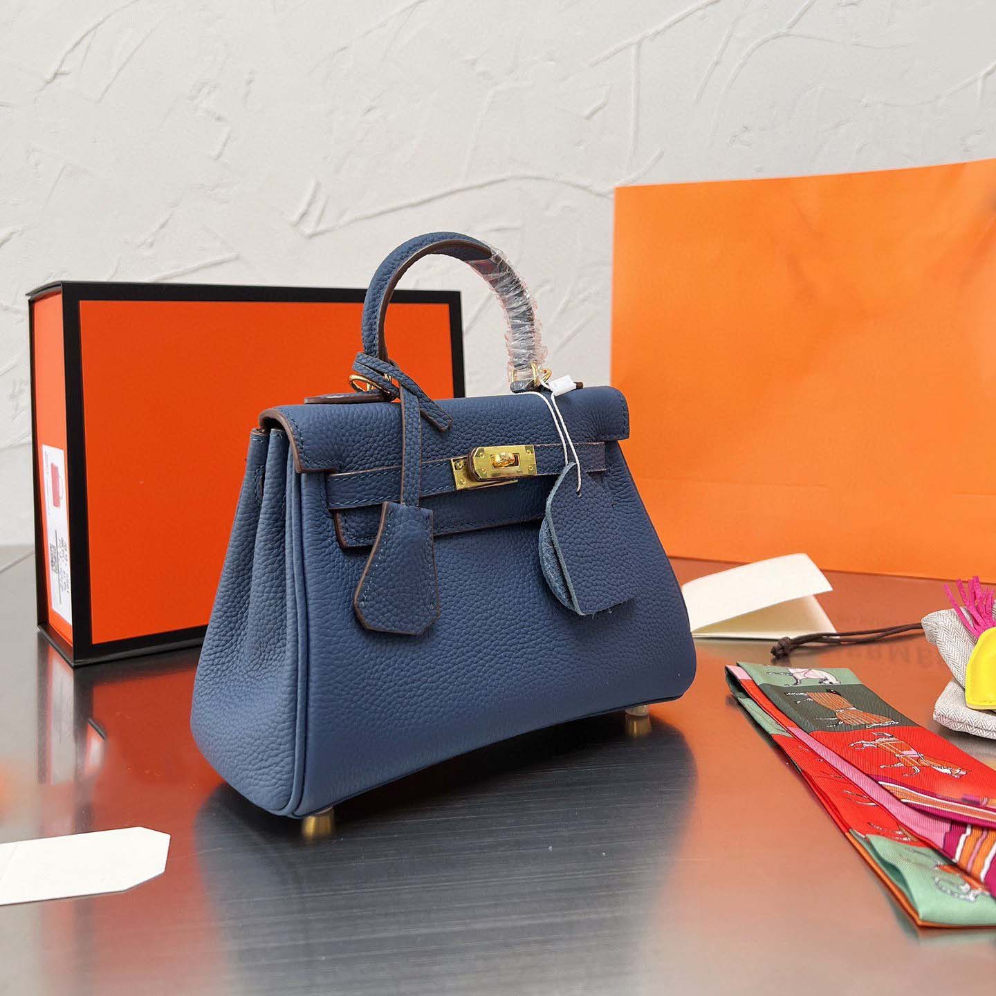 

Bags Designer Totes Bag Women Handbag Classic Luxury Pure Cowhide Brand Imitation Letter One Shoulder Cambridge Bag Fashion Solid Color Splice Wallet Party, Color1