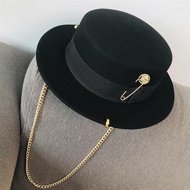 

Berets Autumn Winter Punk Style Golden Chain Decoration Flat Top Woolen Retro Street Australia Wool Felt Fedora Hat, Black