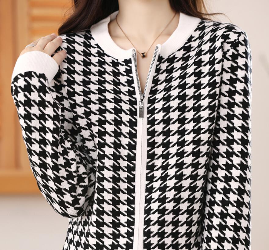 

Women's Sweaters New Houndstooth Knitted Cardigan Loose Sweater Casual Zipper Round Neck Jacquard Plaid Wool Coat, Red