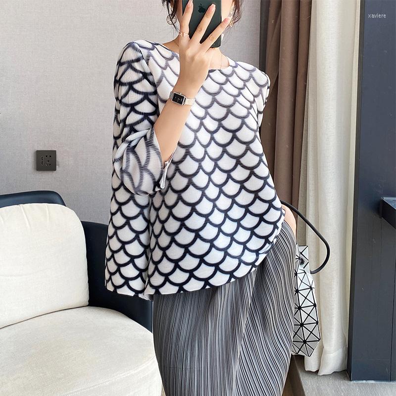 

Women's T Shirts Miyake Folds 2022 Spring And Autumn Fashion All-match Blouse Short Large Size Loose Printed Fish Scale T-shirt Women, Picture color