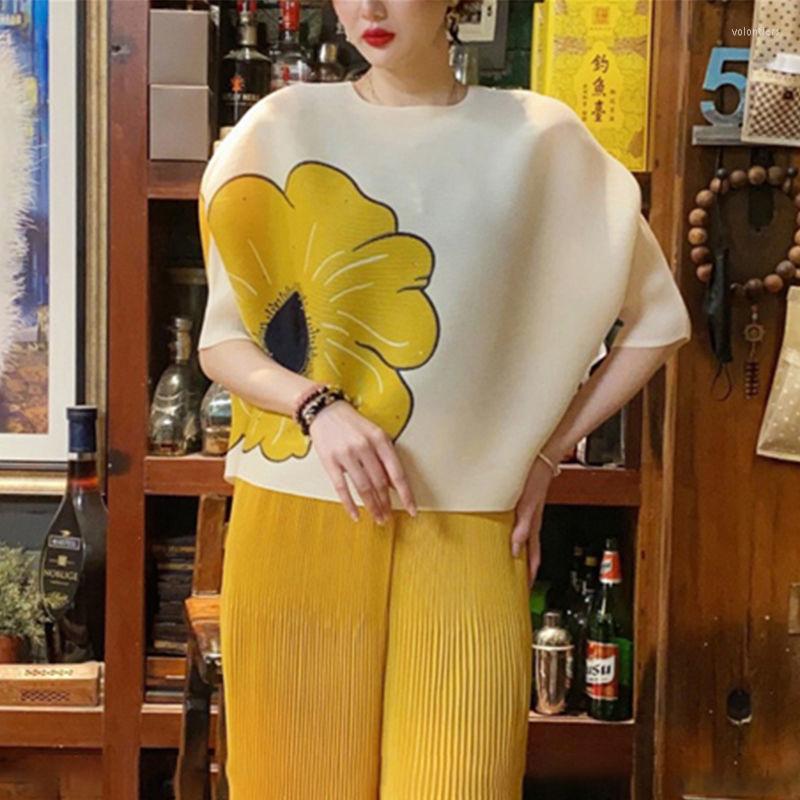 

Women's T Shirts Miyake Pleated Sun Flower Printed T-shirt 2022 Autumn Designer Simple Loose Large Size Casual Women Tops, Black