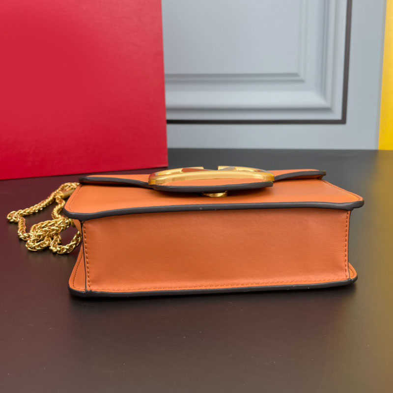 

Totes Evening Bags Cowhide Crossbody Chains brandPlain Axillary Genuine Leather Antique Brass Letter Hasp Hardware Clutch Wallet, Just a box
