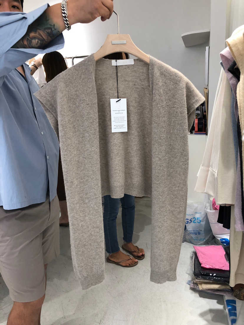 

Dongdaemun South Korea 2022 Spring New Style Small Shawl Solid Color Knitted Shawl Womens Versatile Neck Waist