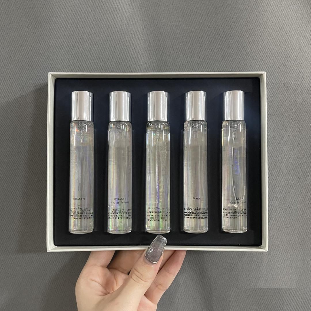 

Car Air Freshener Epack Set 15Ml Car Air Freshener Per For Men Women Rose Barbare Spray Long Lasting High Fragrance Come With Box Dr Dhxr8