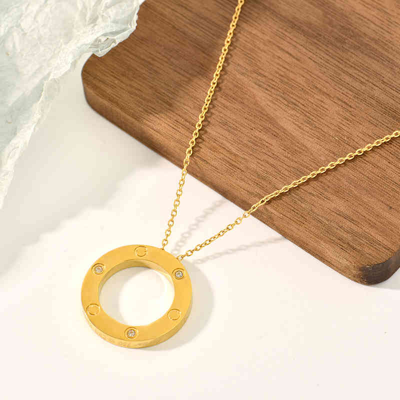 

0UO6 designer Compare with the original CHigh Edition Luxury Titanium Steel Round Zircon Necklace Women's Small Colorful Sweater Chain Charm Fashion22nian