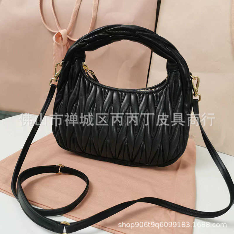 

Shoulder Bags Designer Fashion MM Handbags Wrist 2022 New Leather Pleated Lambskin Handbag Armpit Bag Hobo Slanted LITU Young Chic Satin Simple NicheM, Black