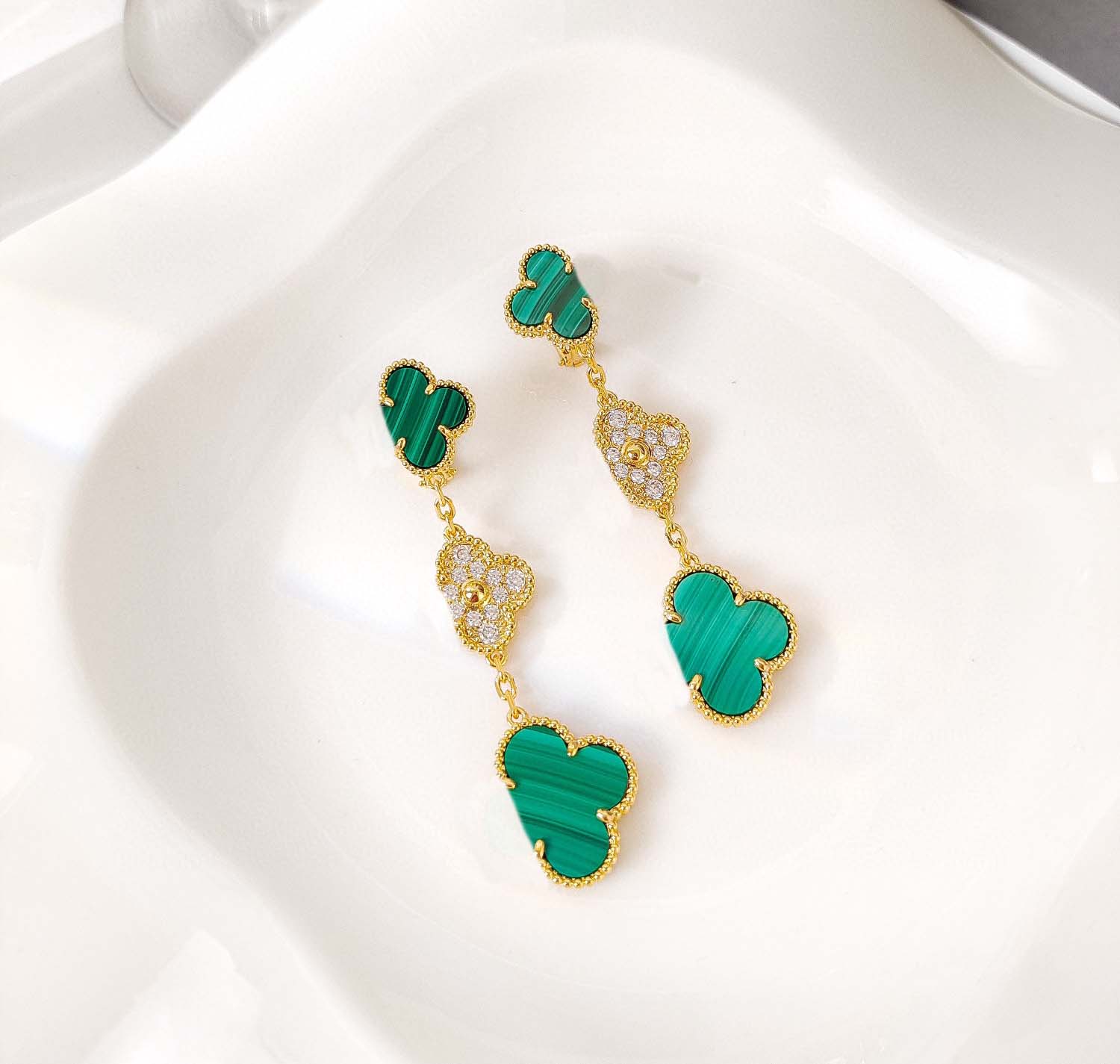 

2022 Luxury quality charm dangle drop earring nature malachite stone and diamonds three flowers design in 18k gold plated have box stamp PS4383A