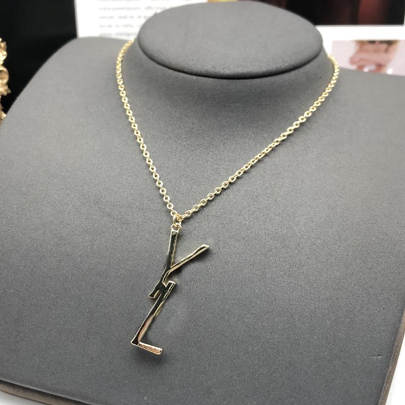 

2022 New Pendant Necklace Designer Love Bracelcet Gift Classic Letter Women Mens Fashion Gold Bracelets Luxurys Necklaces Designers Jewelry, Golden