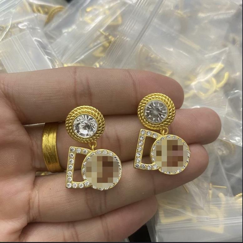 New designed earring Stud GD Letters Pearls pendants Copper 18K gold plated Anti allergy women's Earring ladies Designer Jewelry E083