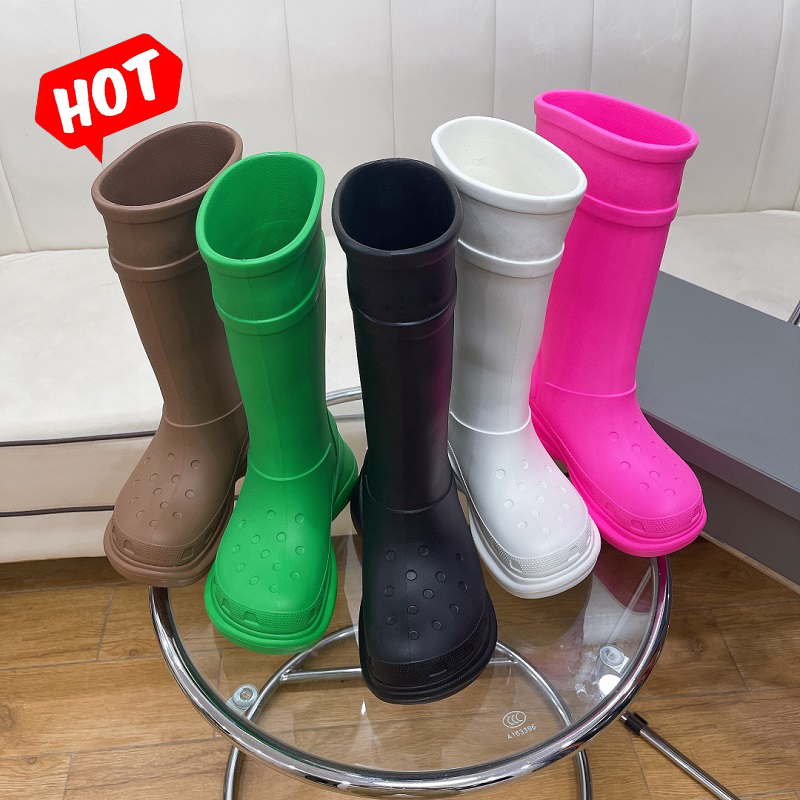 

rubber 100% EVA Fashion solid colors rain boots jointly Brands collaboration produced Rainboots mens womens Boot Embossed logo debossed at front Trooper 22ss 35-45