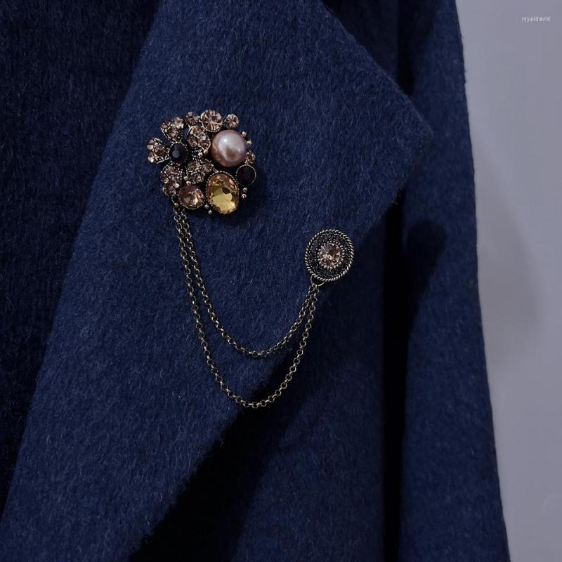 

Brooches Muylinda Retro Chain Tassel Brooch Men And Women Suits Wild Pins Badges Personality Temperament Corsage Accessories Jewelry