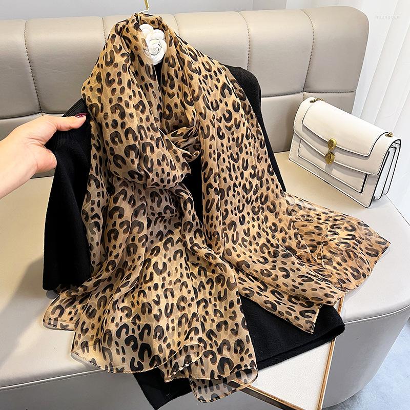 

Scarves 2022 Luxury Women's Scarf Leopard Print Chiffon Shawl Oblong For Spring/Summer Lady Foulard Hijab Headscarf 135x190cm