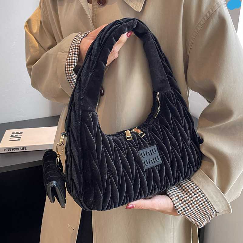 

Shoulder Bags Designer Fashion MM Handbags Wrist Temperament Goddess Handbag 2022 Autumn New Versatile Underarm One Women's 4Z0C Young Chic Satin Simp, Rose pink