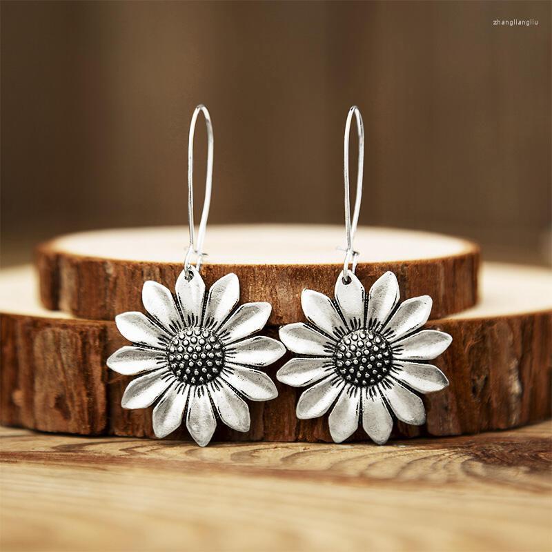 

Hoop Earrings Retro Three-dimensional Sun Flower Bohemian Ancient Gold Color Aesthetic Sunflower Daisy Drop Jewelry