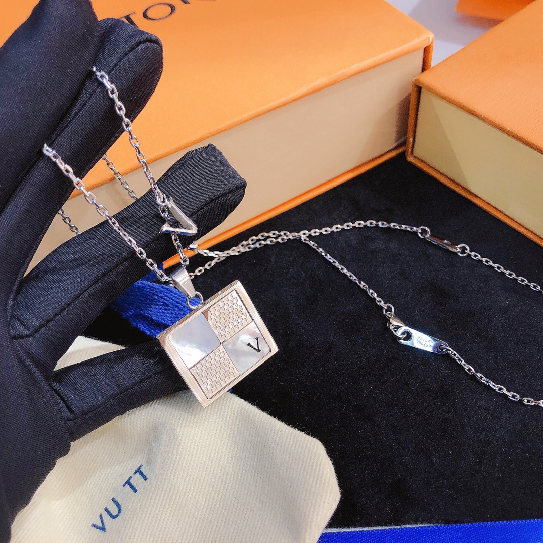 

Fashion Unisex Silver Plated Necklaces Classic Luxury Design Brand Pendant Necklaces Popular Selected Designer Jewelry Accessories Gifts For Men And Womensw
