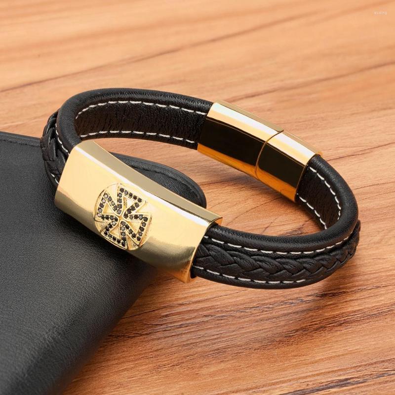 

Charm Bracelets TYO Lucky Clover Braided Rope Leather For Mens Stainless Steel Magnetic Clasp High Quality Crystal Bangles Jewelry