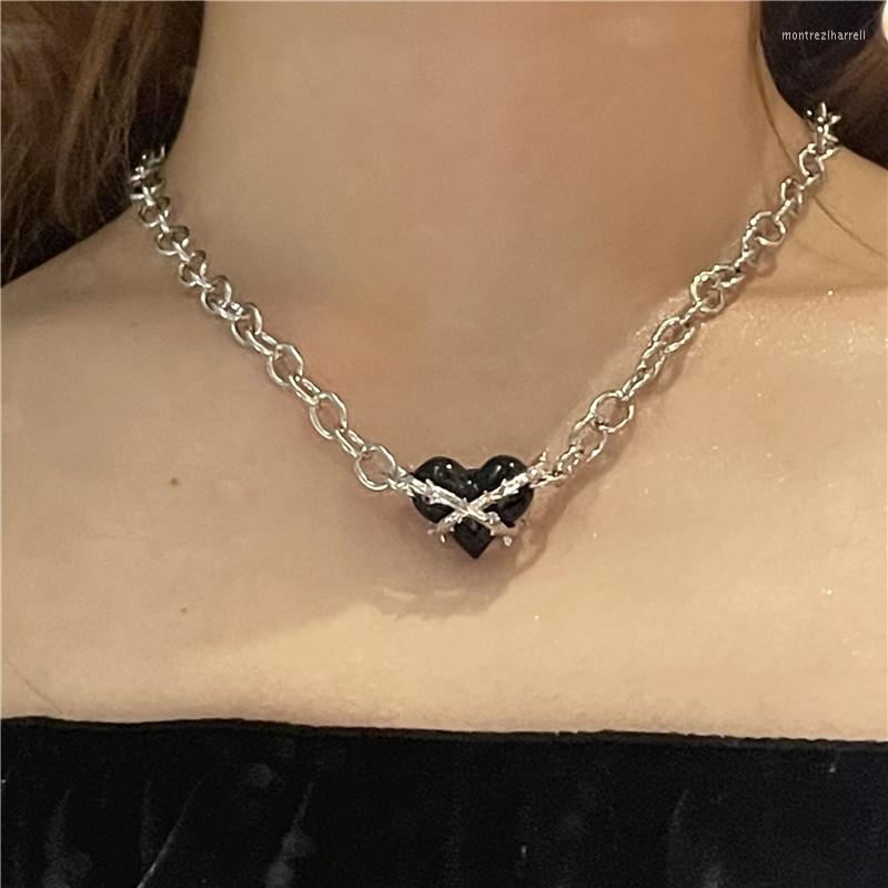 

Chains Girls Punk Thorns Love Choker Korean Black Heart Necklace For Women Hip Hop Clavicle Collar Chain Jewelry Party 2022