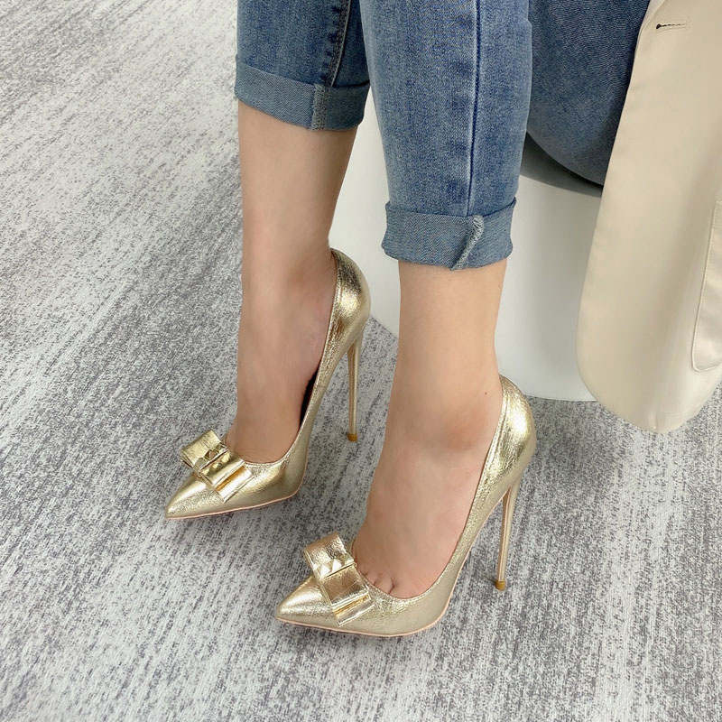 

Glitter Gold Silver Bow Rivets Women Shoes Sexy Pointed Toe Red Bottoms Stiletto Pumps Designer Shiny Leather Ladies Slip On High Heel Wedding Dress Shoes Plus size45