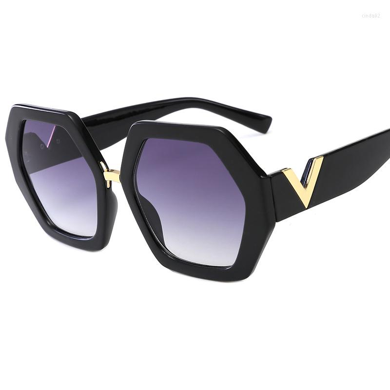 

Sunglasses Ladies Luxury Designer Glasses V Decoration Fashion Oversized Polygon Sun Women Large Eyewear