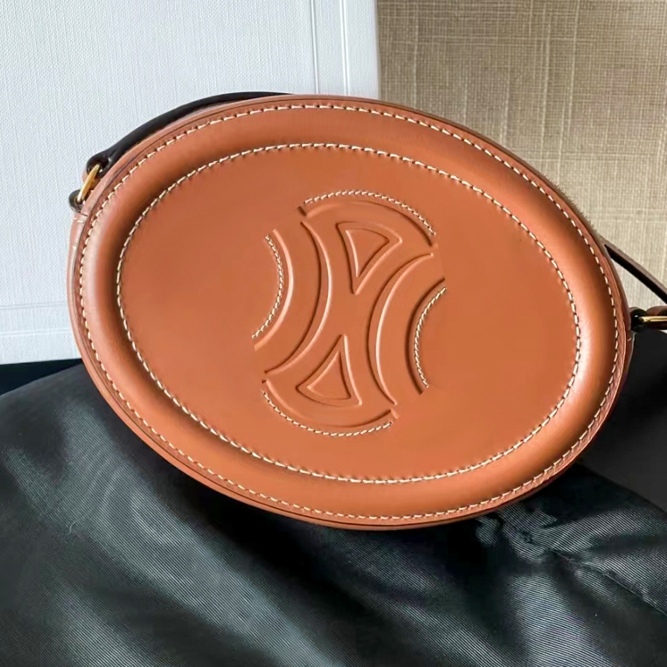 

Designers TRIOMPHES pochette shoulder bags fashion Mini Oval Totes round Luxurys Wallet Smooth Calfskin leather women's men handbags Crossbody clutch toiletry, White