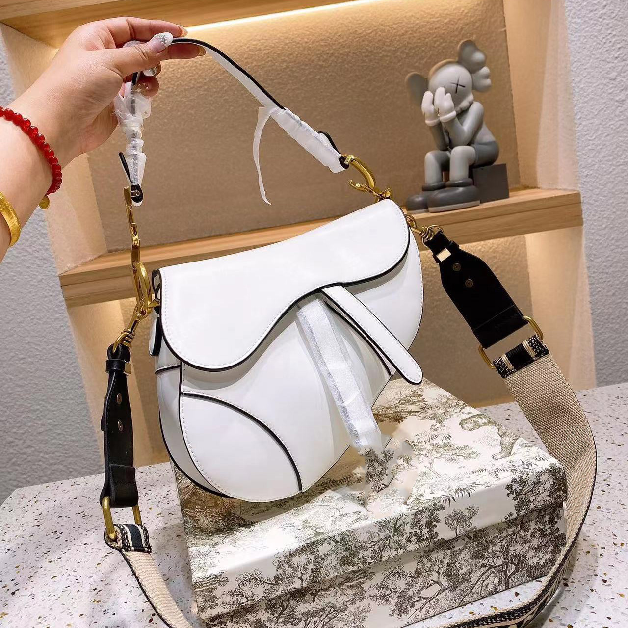 

Handbag Saddles bag High quality with Strap Designer Bag backpacks Tote Wallet magnetic Metal pendant Purses Top 5A Shoulder bags Womens Crossbody Handbags 02, Box