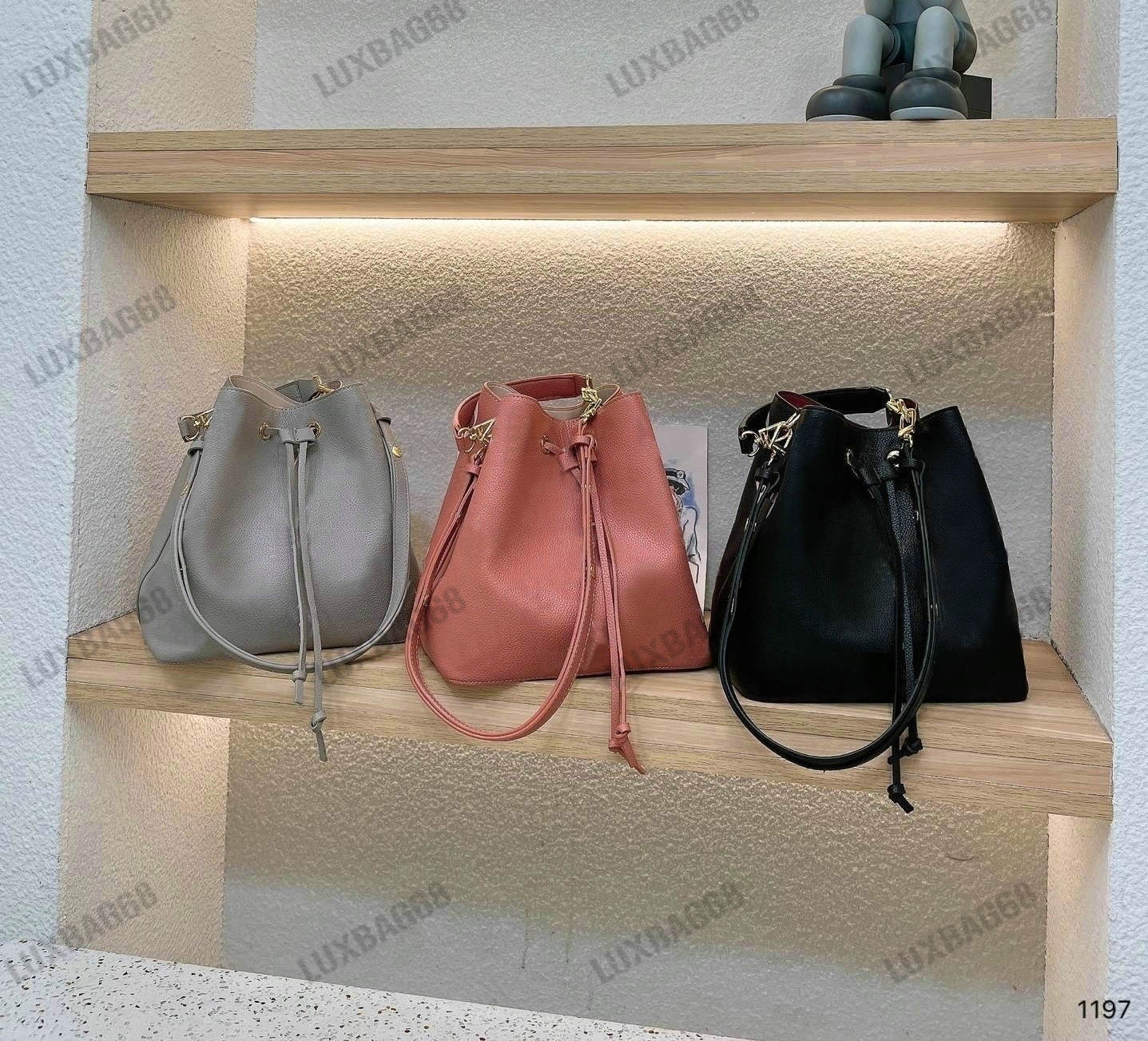 

Drawstring 23SS Bicolor Pink NeoNoe MM Bucket Bag M45555 Embossed Monograms Flowers Leather Designer Drawstring Shoulder Bag With Zipped Purse Neo Noe Crossbody