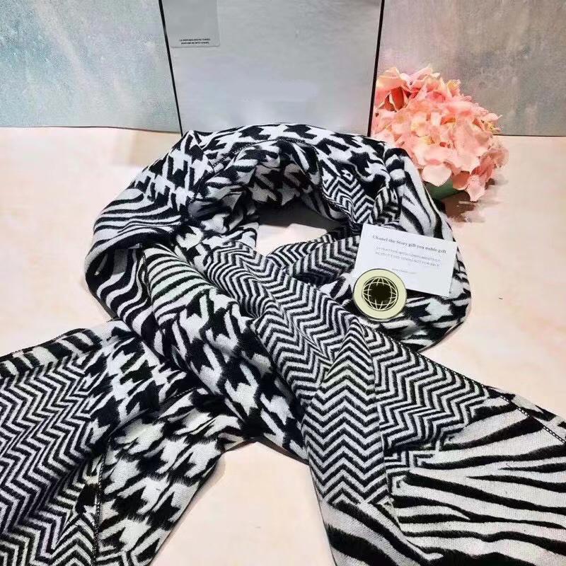 

Luxurys Designer Scarves For Women Length190CM Wool Scarf Mens Scarves Winter Outdoor Accessories Christmas Gifts C22111602