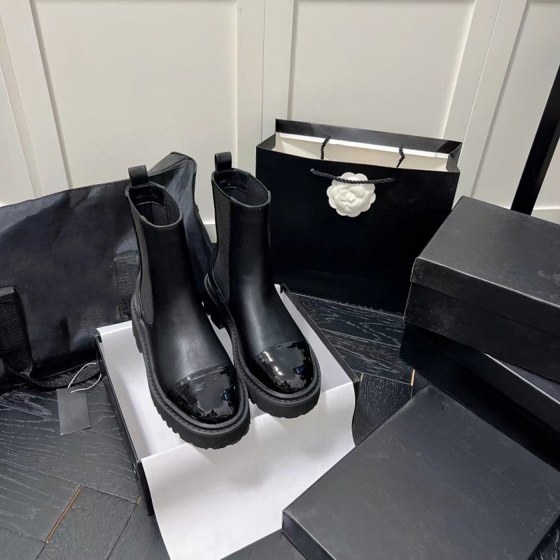 

Boots New Designer Women Thick Bottom Martin Boot Outdoor Black Knight Boots Luxury Round Toe Flat Heel Platform Shoes Patent Leather Non-Slip Motorcycle Booties