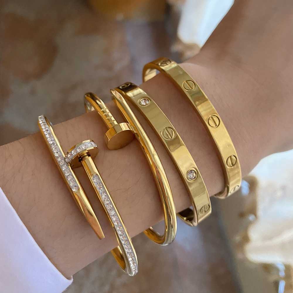 

Charm Bracelets Fashion 18K Gold Plated Stainls Steel Digner Bracelets Nail Bangle Bracelet For Women