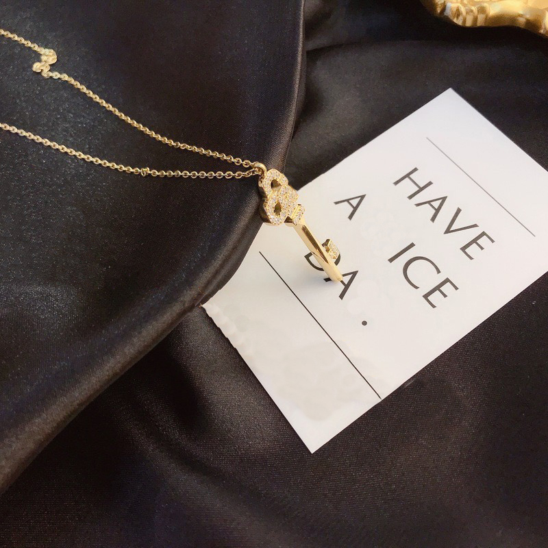 

Luxury Brand Cnc Diamond Key Necklaces Designer Women's Jewelry Pendant Necklace Rose Gold Plated Fashion Brand Long Chain Selection Quality Gift Party Matching