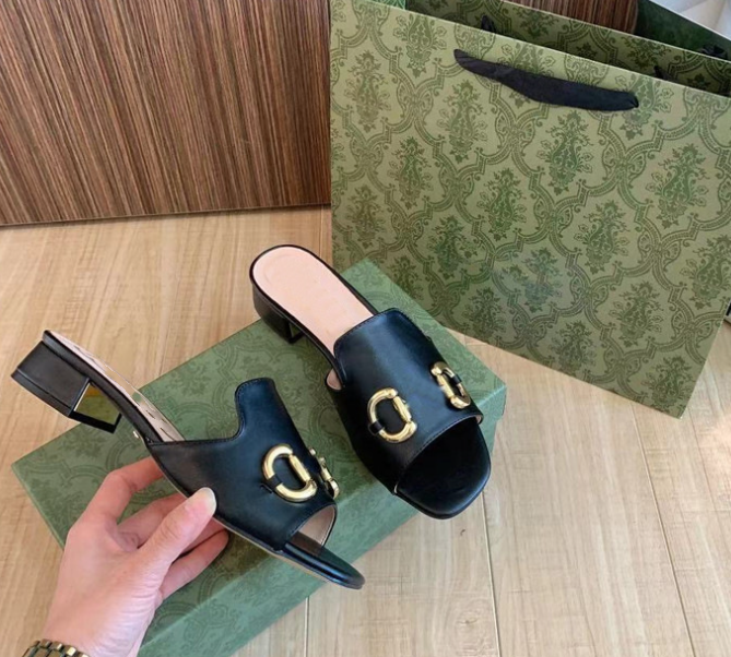 

Fashion Low Heel Slipper Women's Outer Wear Chunky Heels Horsebit Buckle Presbyopic Letter Sandals, Aspic