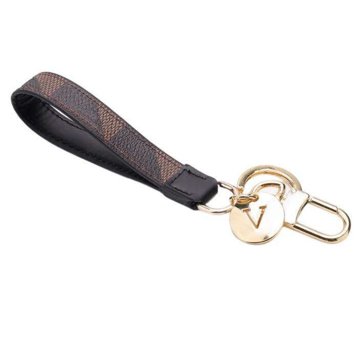 

2022 new tote Color Keychains Fashion Designer Key Chains V Buckle Car Keychain Handmade Leather Keyring Men Women Bag Pendant Portachiavi Key chain, 123