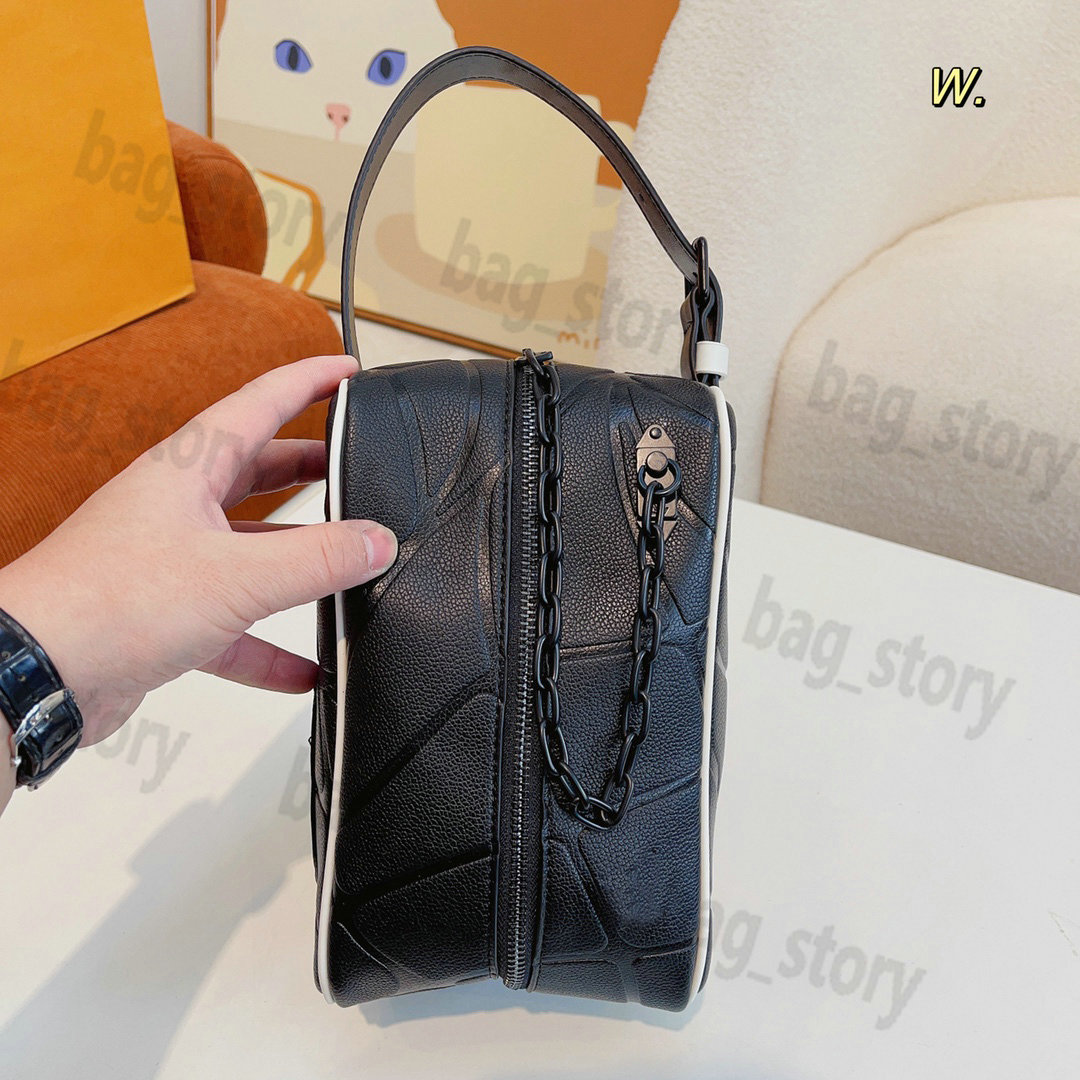 

2022 World Cup Bag Dopp Kit Box Bags Handbag Mens Sport Travel Flap Messenger Embossing Monograms Toilet Waterproof Clutch Wallet Purse Ladies Cosmetic