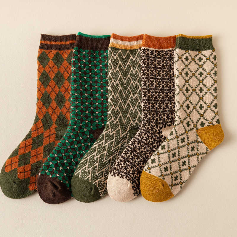 

Socks Hosiery DaiShana Long Socks Women Fashion Winter Cold Resistance Keep Warm Wool Sock Thick Geomeric Patterns Korean Luxury Socken Calze T221102