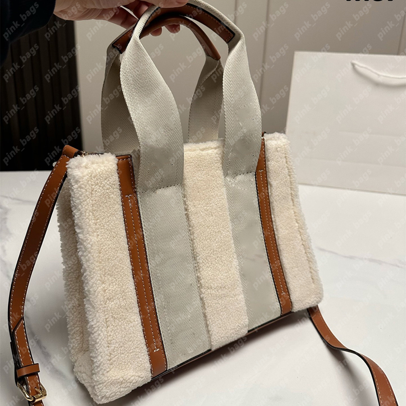 

Shearling Tote Womens Totes Bags Woody Furry Fluffy Fuzzy Purses Small Shopper Women Handbag Designer Handbags Shoulder Bag Crossbody 1118, Extra bubble protection