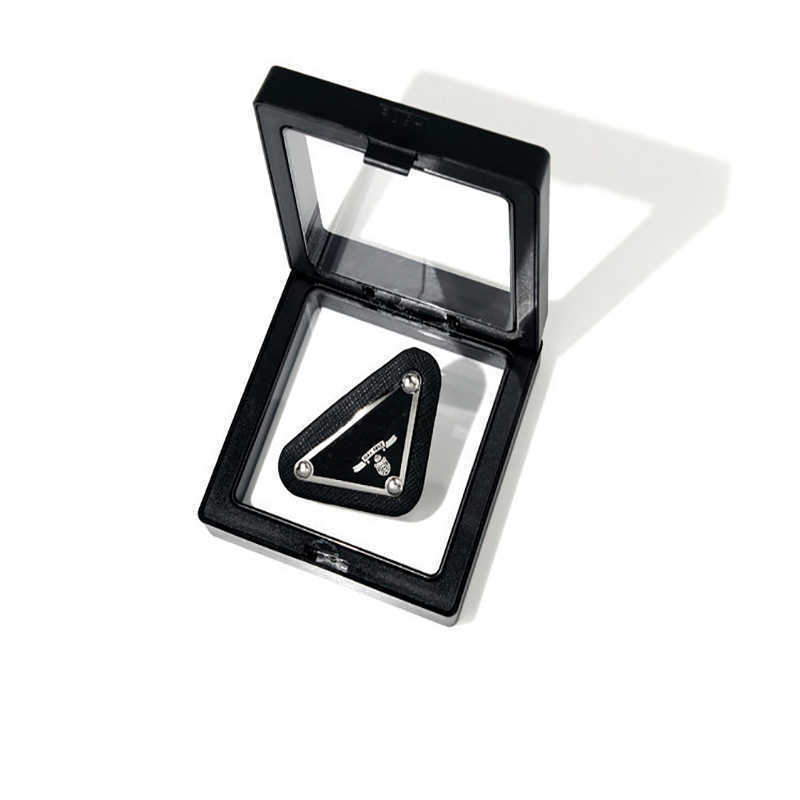 

Designer Highly Quality Men Women Pins Brooches Luxurys Brand Letters Brooch Pin For Suit Dress Pins Fashion Triangle Jewerly