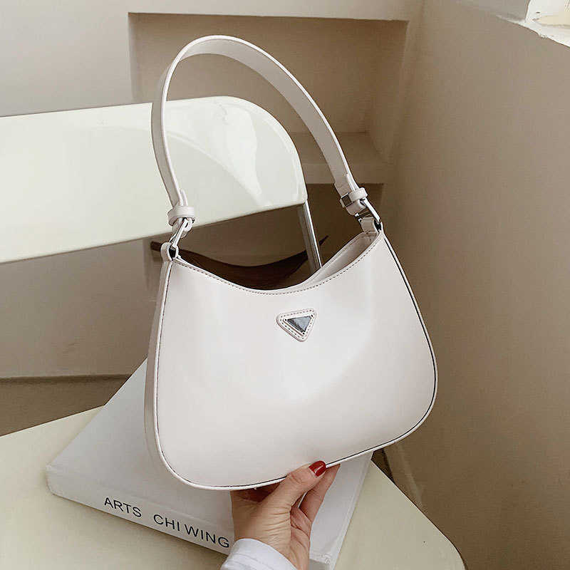 

Factory 80% Off Clearance Wholesale p Family Cleo Armpit Bag Women 2023 New Fashion Hobo Middle Ancient Crescent Stick One Shoulder Hand, Black