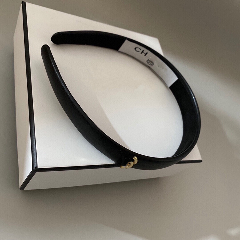 

With BOX White Black C-Letter Designers Headbands Vintage Hair Hoops For Hair Braids 2021 Luxury Headband HairJewelry