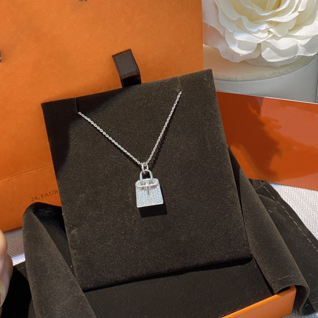 

necklaces luxury designer necklace ladies pendant Handbag shape charming elegant temperament fashion versatile trendy jewelry Lovers very good