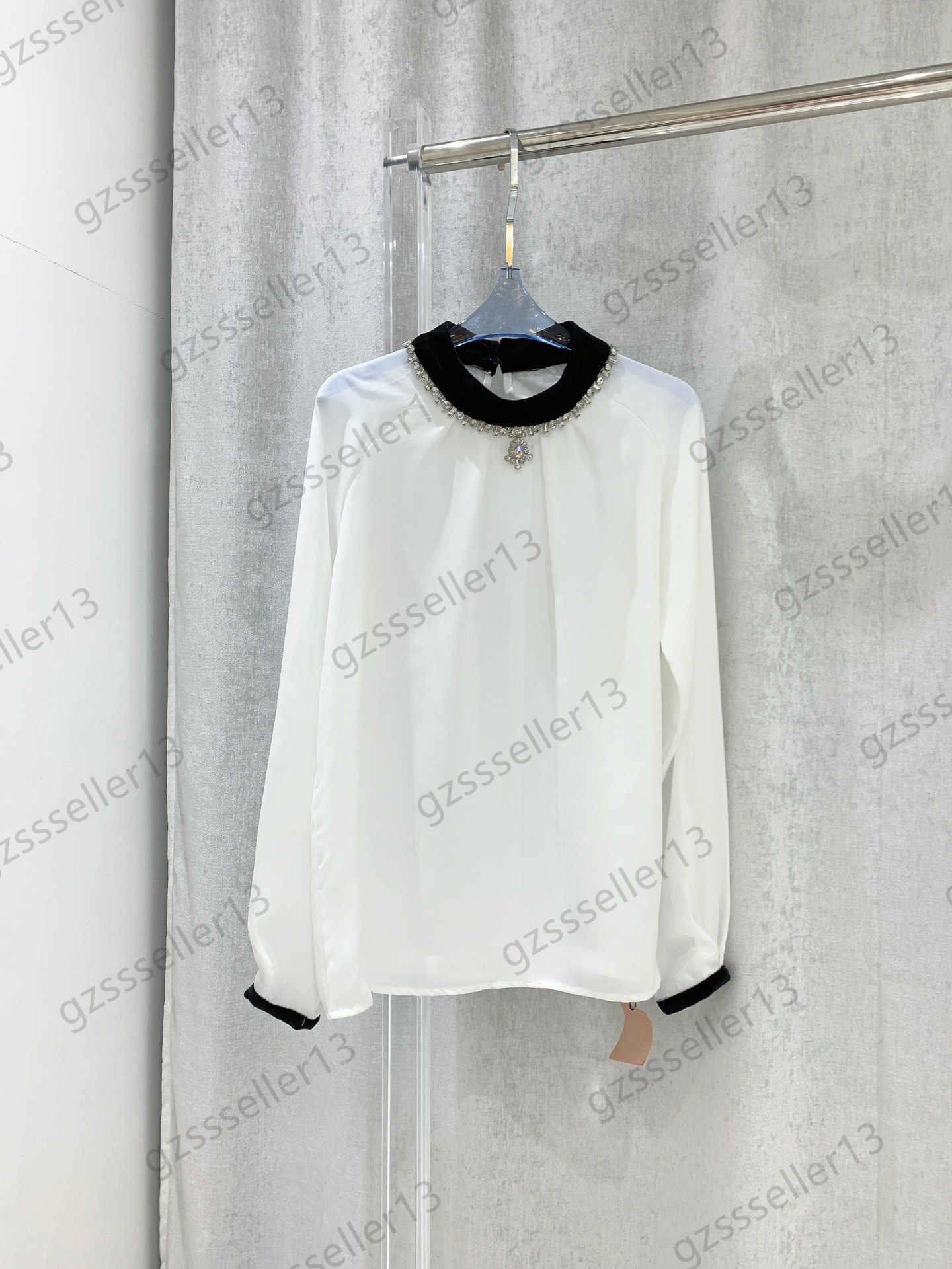 

Tops Womens Blouses Shirts Spring Broken Diamond Decoration Color Matching Collar Shirt Back Leak Pressure Plait Long Sleeves Blouse Fashion Women Clothes