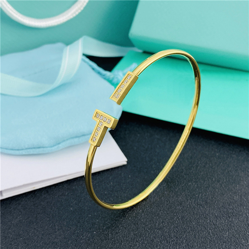 

Designers bracelet Women Charm bracelet Trend fashion studded with diamonds Titanium Steel personalised bangle bracelets boutique gift jewelry nice pretty