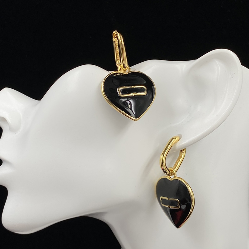 

Fashion Women Designers Stud Gold Letters Earring S925 Earrings Ear Stud Love Shape Womens Designer Studs Metal Brand B22111807