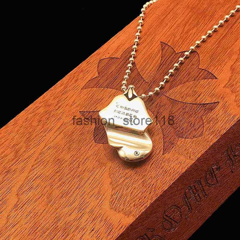 

Design Chrome Original Necklace Antique Men's Women's Fashion Rocking Rolling Stone Big Tongue Sweater Chain Cross Hip Hop Designer Hearts Ch Gift Pendants 3i3a
