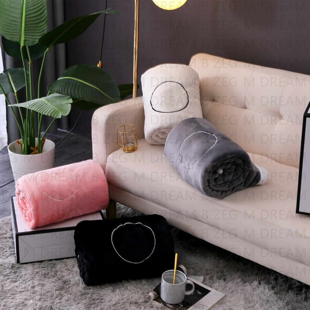 

Designers Pure Towel Face Blanket Velvet Bath Towel Soft Wash Beach Home Absorbent Washcloths Letter C HT2064