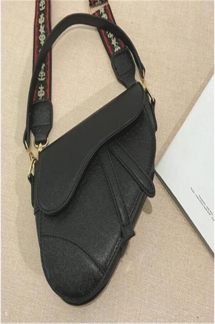 

Woman Saddle Bags Fashion famous casual designer Messenger Cross Body chain Bag Handbag Satchel Purse Cosmetic Bags Tool Bag276C1397035