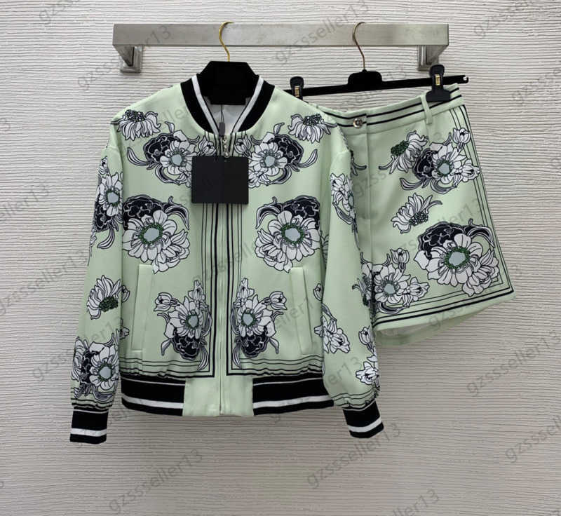 

Two Piece Set Womens Two Pieces Pants Brand Floral Print Splicing Stripes Zipper Open Long Sleeved Stand Collar Jacket High Waist Casual Shorts Women Clothing 1970