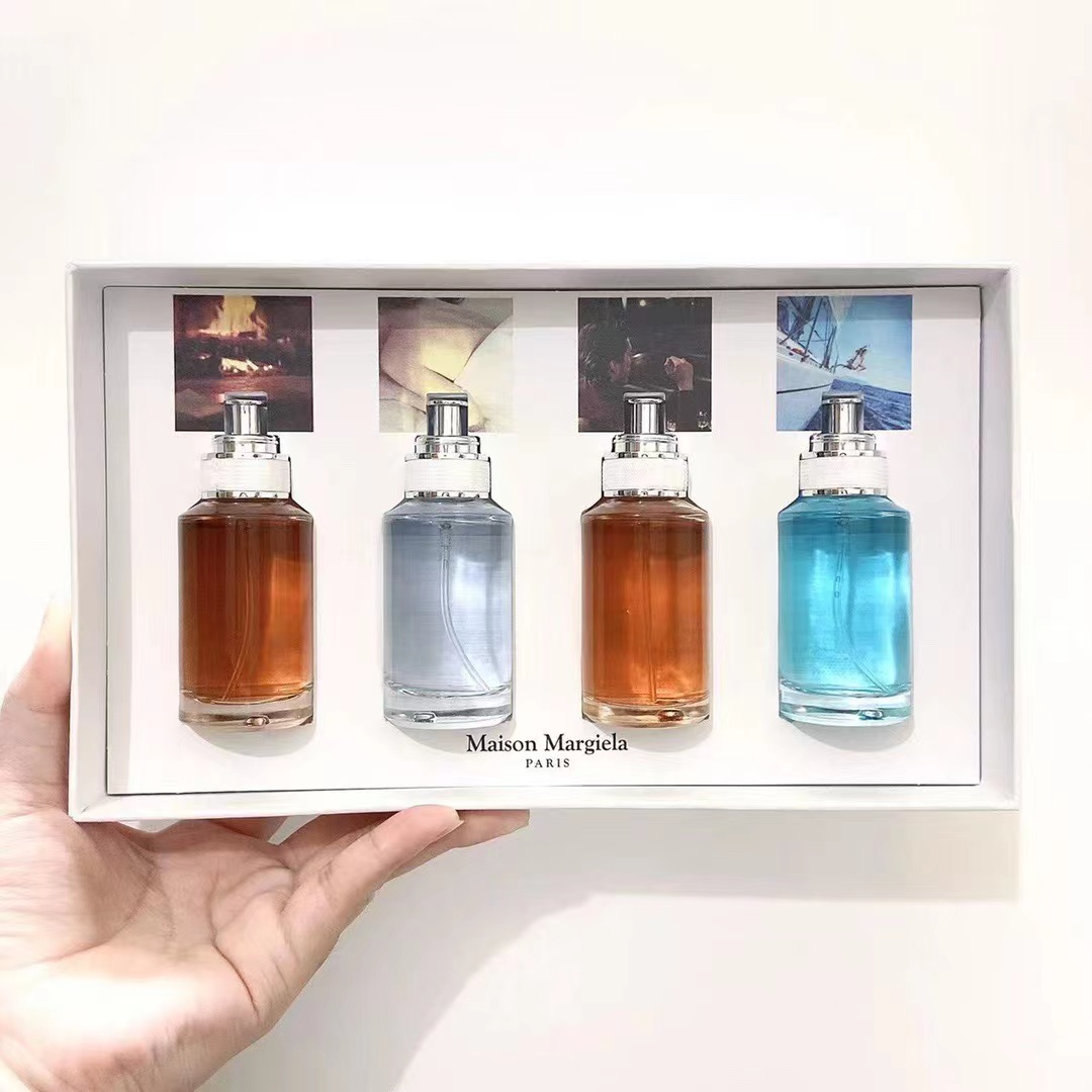 

Women's perfume set high-quality perfume spray lasting original flavor gift box 4x30ml