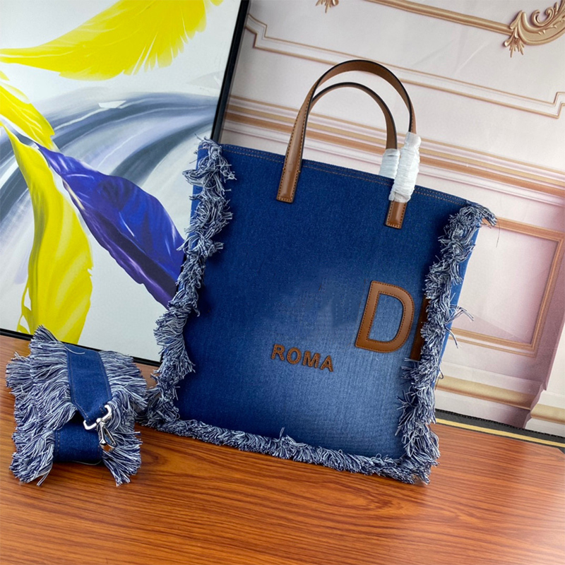 

New luxury denim canvas tassel bag catwalk letter shopping bag large capacity tote bag portable shoulder slung leisure classic, Blue