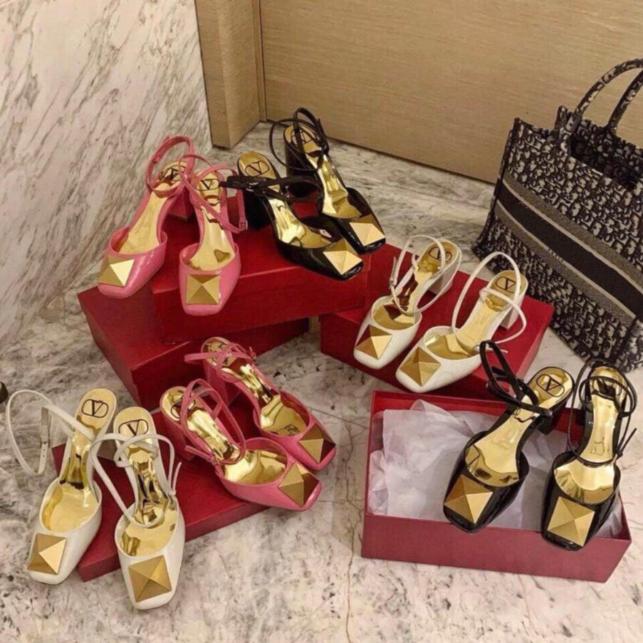 

Designer Women's Sandals With Golden Big Rivets Chunky High Heels Square Head Thick Heel Sexy Lady Girls In Spring And Summer Shoes Including Boxes 35-40, 6cm heels