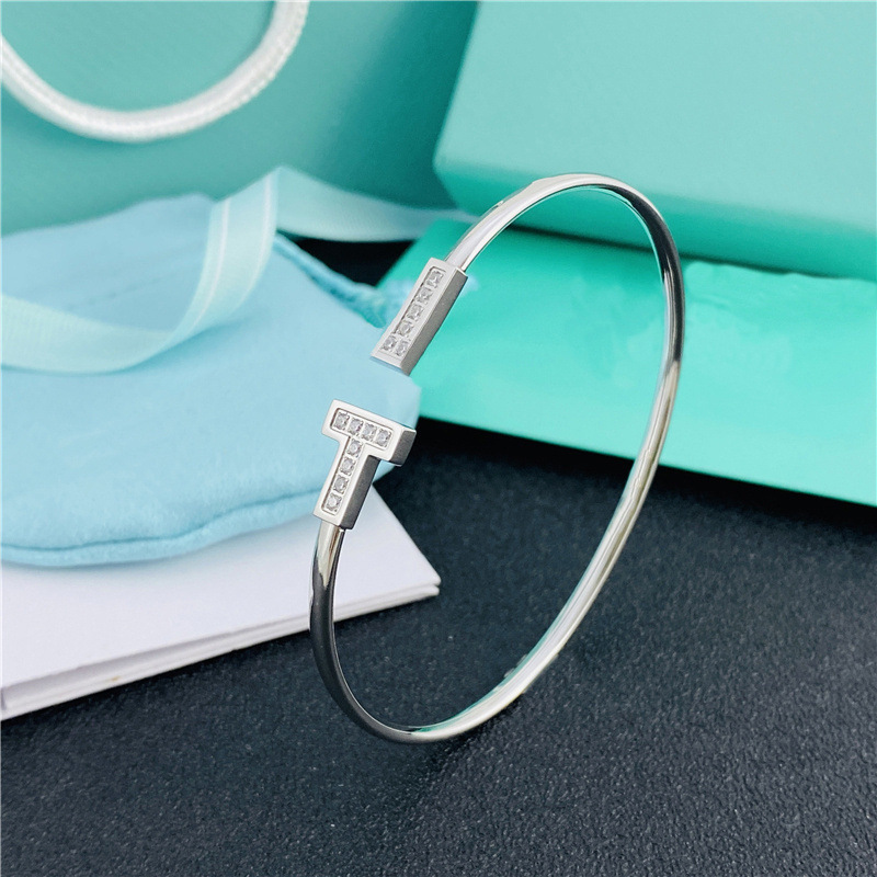 

bracelets designer for women fashion style bracelets Wristband Cuff Chain Design Letter Jewelry Crystal silver torque bangle Wedding Lovers Gift